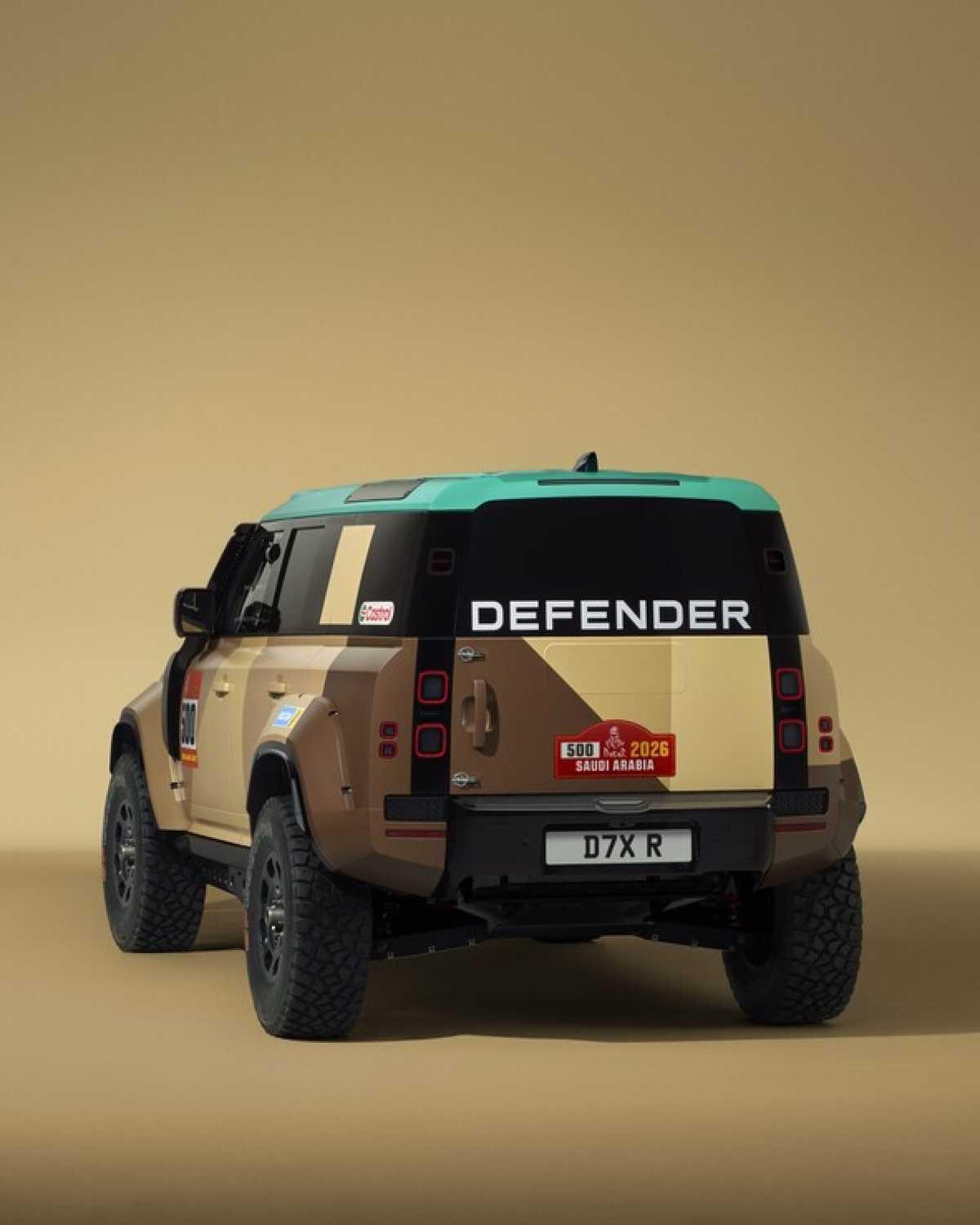 EL DEFENDER PROTAGONIZA UNA NUEVA SERIE SOBRE SU DEBUT EN EL RALLY DAKAR 2026