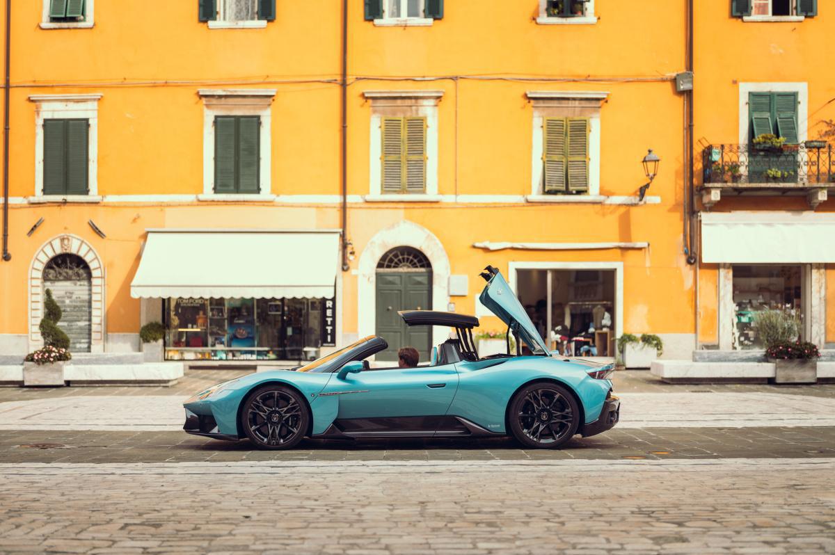MASERATI CELEBRA EL AÑO DEL TRIDENTE EN EL SALÓN DEL AUTOMÓVIL DE BRUSELAS