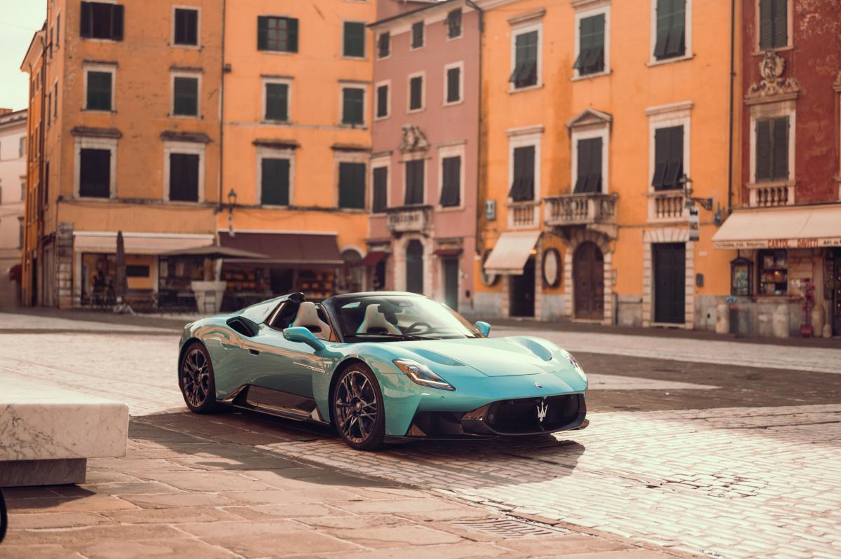 MASERATI CELEBRA EL AÑO DEL TRIDENTE EN EL SALÓN DEL AUTOMÓVIL DE BRUSELAS