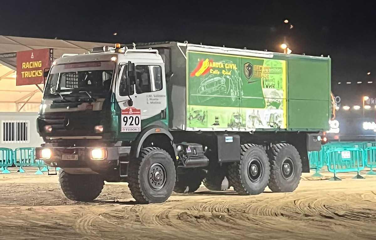 JOSÉ MANUEL SALINERO, PILOTO LEYENDA DEL DAKAR A LOS MANDOS DE UN CAMIÓN CLÁSICO