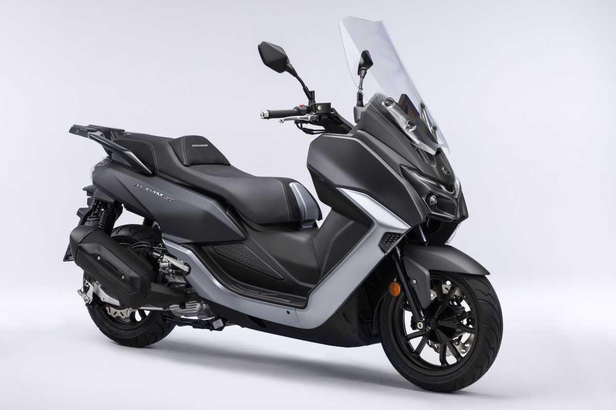 MAXSYM GT: EL MAXISCOOTER GT DE MEDIA CILINDRADA DE SYM CON EL MÁXIMO EQUIPAMIENTO Y CONFORT, AHORA POR 5.799 € MAXSYM GT: EL MAXISCOOTER GT DE MEDIA CILINDRADA DE SYM CON EL MÁXIMO EQUIPAMIENTO Y CONFORT, AHORA POR 5.799 €