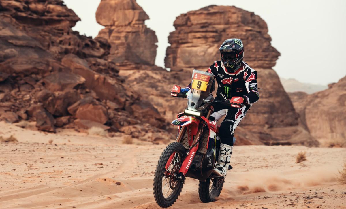 RALLY DAKAR: Al-Attiyah GANA LA ETAPA Y RECUPERA EL LIDERATO. SANDERS SANCIONADO EN MOTOS