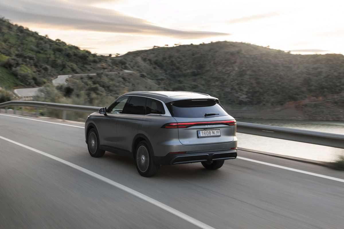 EBRO S900 PHEV 4X4: Entre tradición y vanguardia EBRO S900 PHEV 4X4: Entre tradición y vanguardia