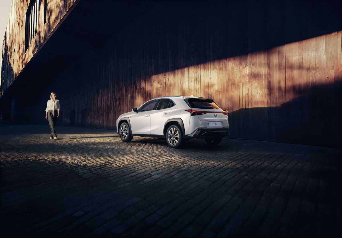 LEXUS REFUERZA SU PROPUESTA CON LA NUEVA GAMA UX 2026