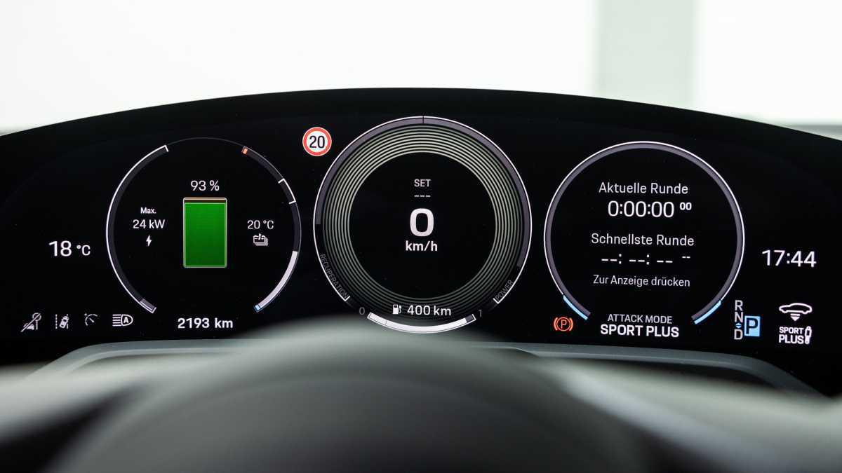 ORIGEN DEL TACÓMETRO CENTRAL DE PORSCHE