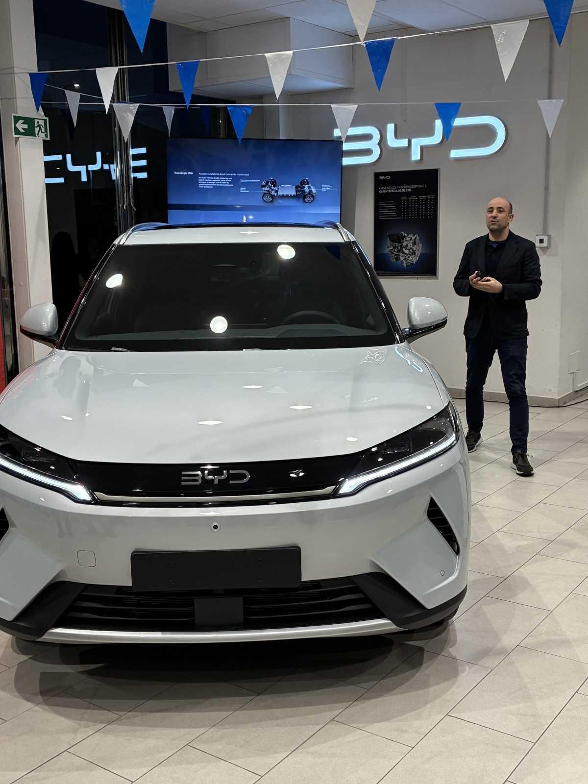 PRESENTADO EN EL CONCESIONARIO DE OVIEDO EL BYD ATTO2 DM-i