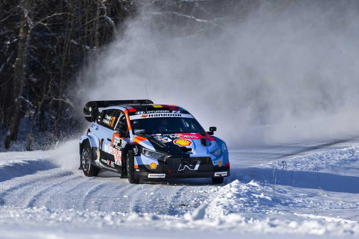 Rally de Suecia: Hyundai Motorsport culmina un viernes inestable en la lucha por el podio