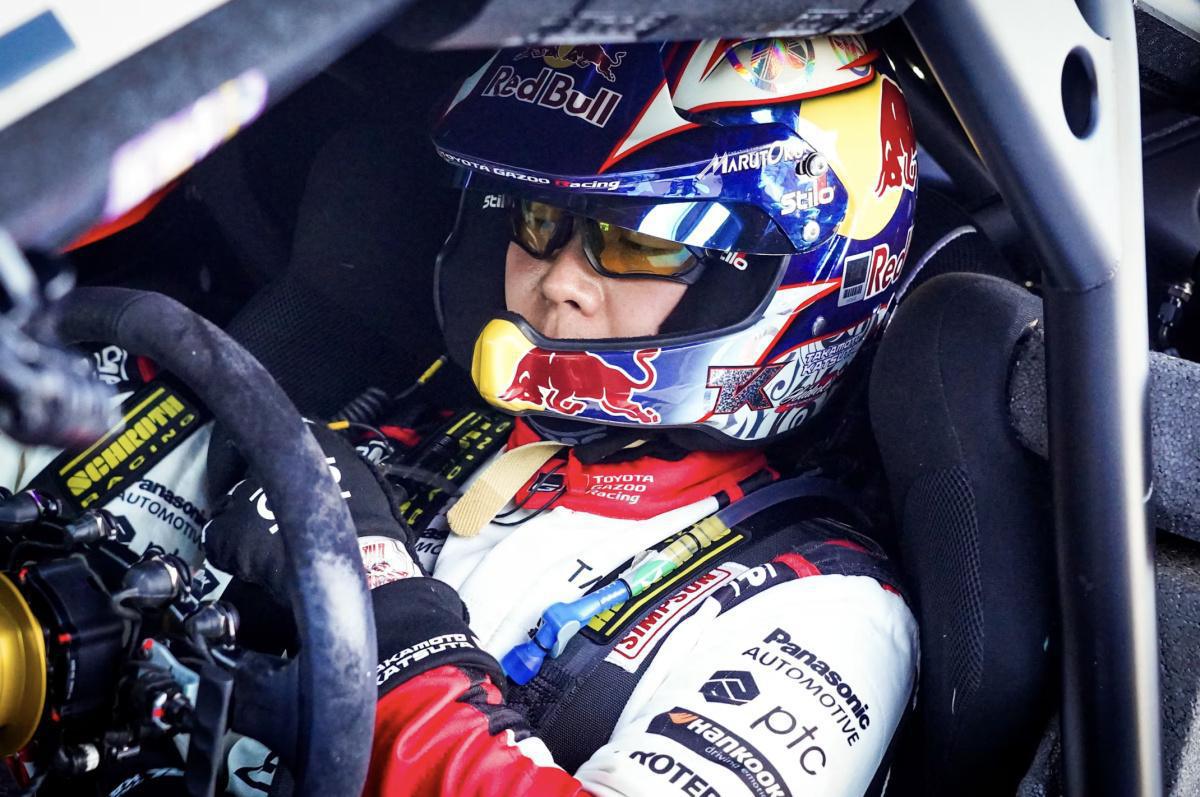 EVANS RESISTE EL ATAQUE DE KATSUTA Y ENCABEZA UN POQUER DE TOYOTA EN SUECIA EVANS RESISTE EL ATAQUE DE KATSUTA Y ENCABEZA UN POQUER DE TOYOTA EN SUECIA