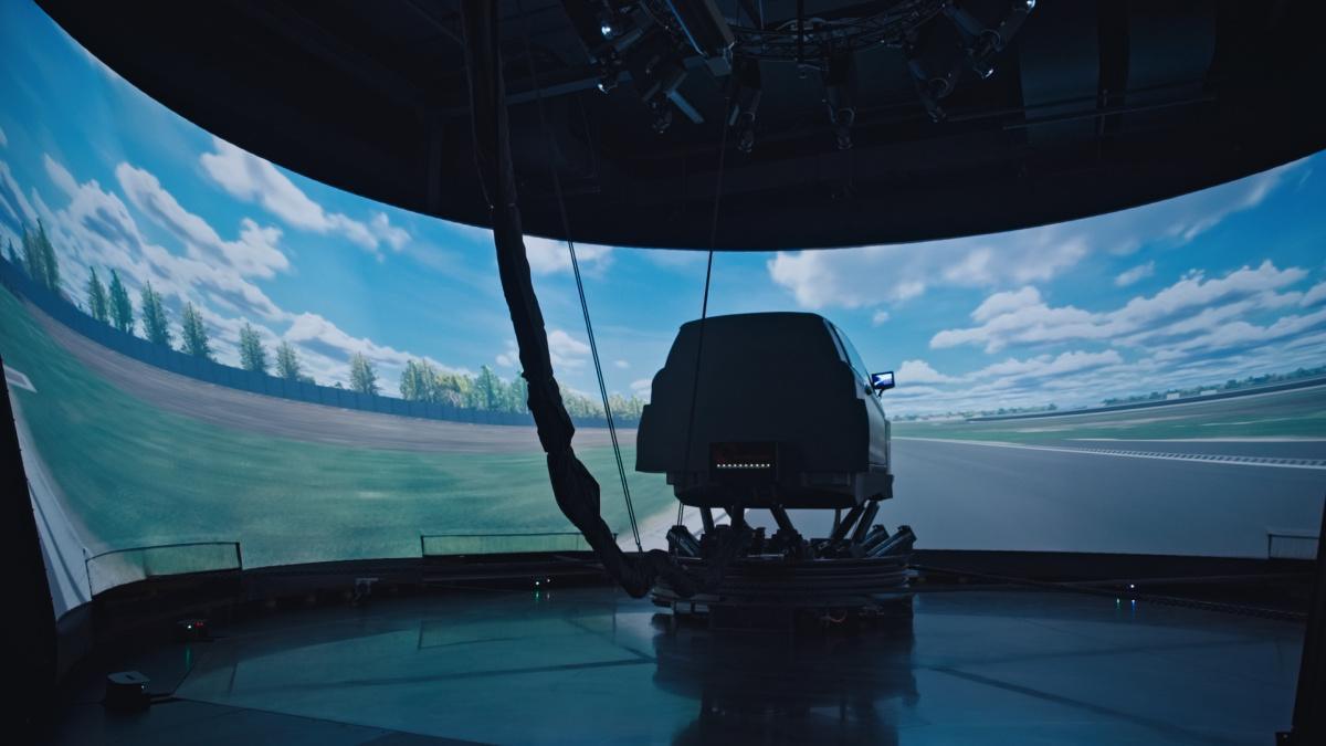 BRIDGESTONE AVANZA EN EL DESARROLLO VIRTUAL DE NEUMÁTICOS CON LA PUESTA EN MARCHA DE SU SIMULADOR DRIVER-IN-THE-LOOP