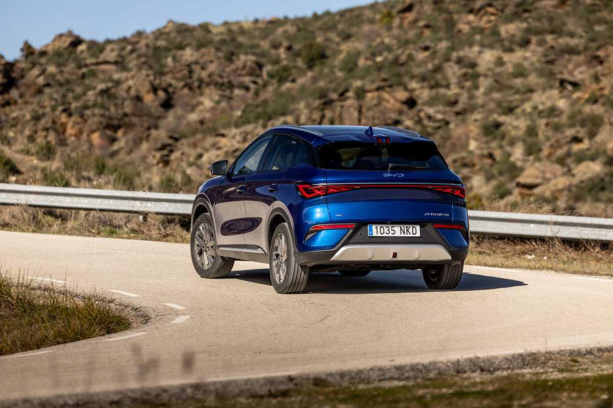 EL BYD ATTO 3 EVO, CON HASTA 449 CV, 220 KW DE POTENCIA DE CARGA Y 710 KM DE AUTONOMÍA, YA ESTÁ DISPONIBLE EN LOS CONCESIONARIOS DESDE 29.455 EUROS