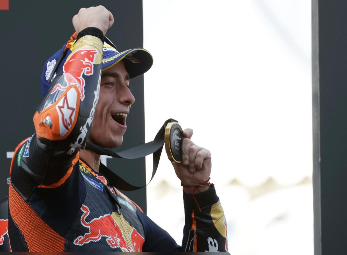 MOTOGP: VICTORIA DE BEZZECHI CON ACOSTA SEGUNDO Y RAUL FERNANDEZ COMPLETANTO EL PODIO. MARQUEZ ABANDONA 