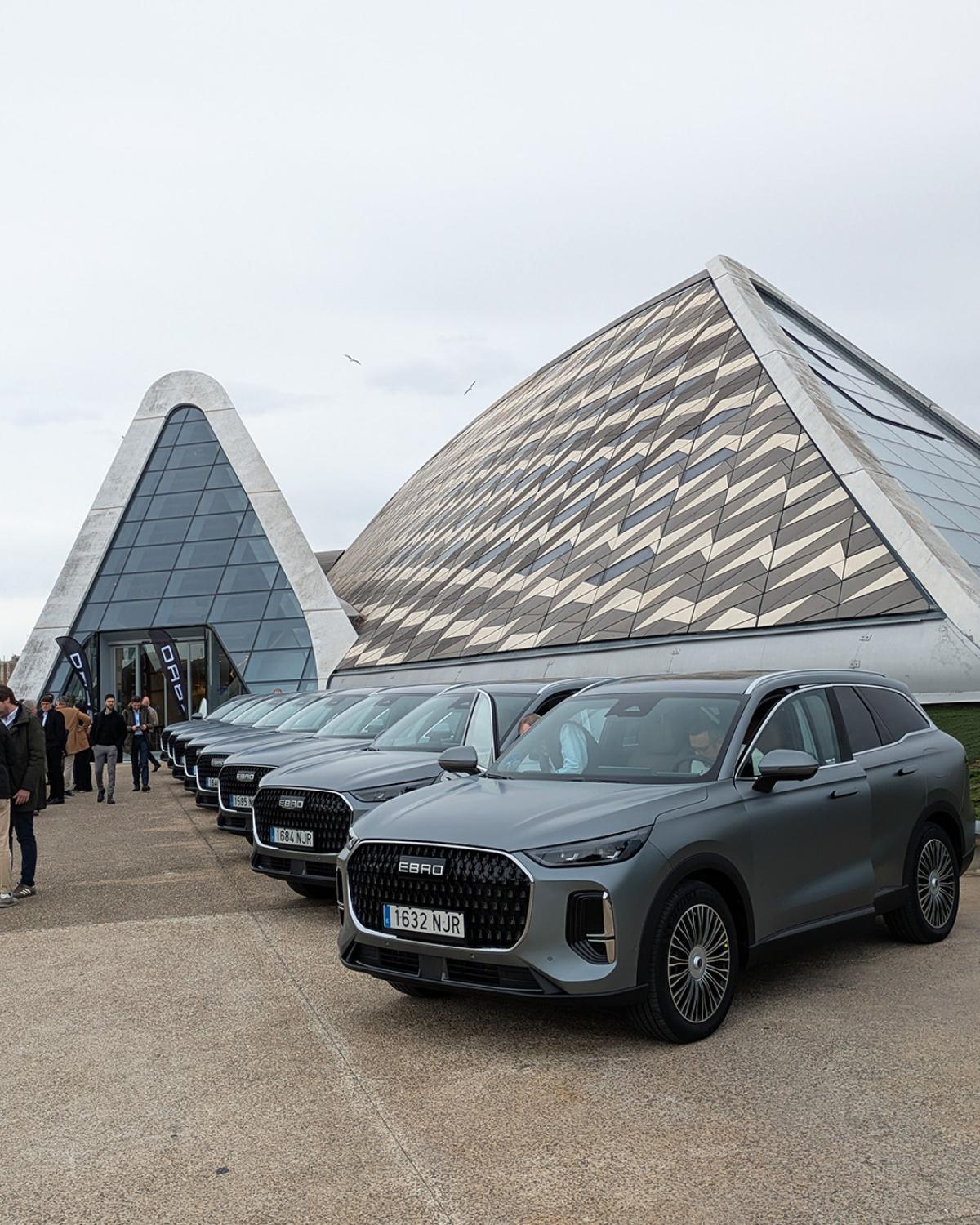 EBRO FIRMA UN ACUERDO CON SABSEG PARA LA RENOVACIÓN DE SU FLOTA DE VEHÍCULOS ENCHUFABLES