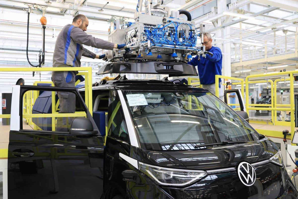 LA TRANSFORMACIÓN COMO TRADICIÓN – VOLKSWAGEN VEHÍCULOS COMERCIALES CELEBRA EL 70.º ANIVERSARIO DE SU PLANTA PRINCIPAL EN HANNOVER LA TRANSFORMACIÓN COMO TRADICIÓN – VOLKSWAGEN VEHÍCULOS COMERCIALES CELEBRA EL 70.º ANIVERSARIO DE SU PLANTA PRINCIPAL EN HANNOVER