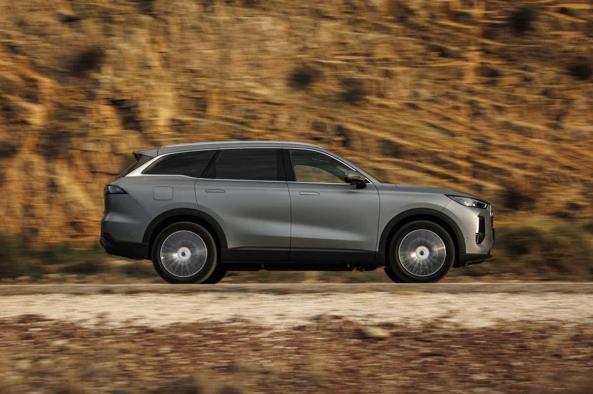 EBRO PRESENTA EN ZARAGOZA EL NUEVO S900 PHEV A EMPRESAS E INSTITUCIONES EN UN ACTO CELEBRADO EN MOBILITY CITY