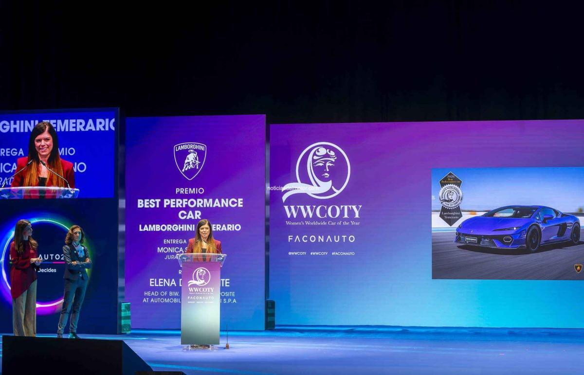 EL LAMBORGHINI TEMERARIO RECIBE EL PREMIO “BEST PERFORMANCE CAR” EN LOS WOMEN’S WORLDWIDE CAR OF THE YEAR 2026 EL LAMBORGHINI TEMERARIO RECIBE EL PREMIO “BEST PERFORMANCE CAR” EN LOS WOMEN’S WORLDWIDE CAR OF THE YEAR 2026