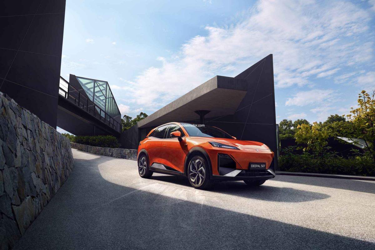 SUBE EL PRECIO DE LA GASOLINA, ¿INTERESA MÁS QUE NUNCA UN ELÉCTRICO O UN HÍBRIDO ENCHUFABLE?