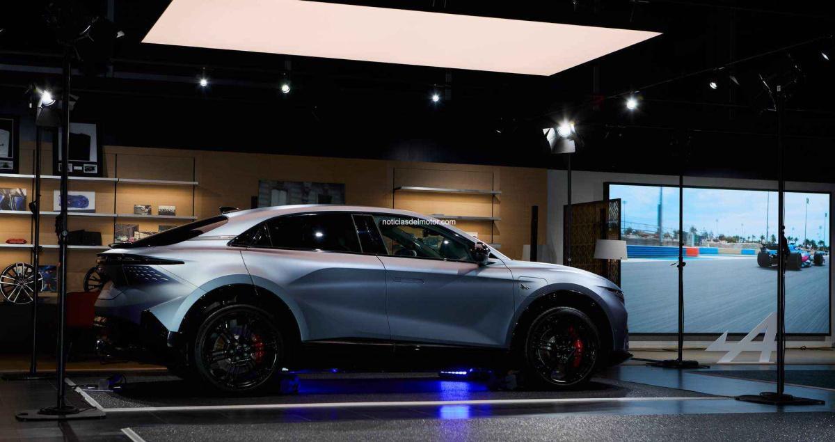 ALPINE ESTRENA SU RENOVADO ALPINE STORE CON A390 COMO EMBAJADOR DEL “DREAM GARAGE”