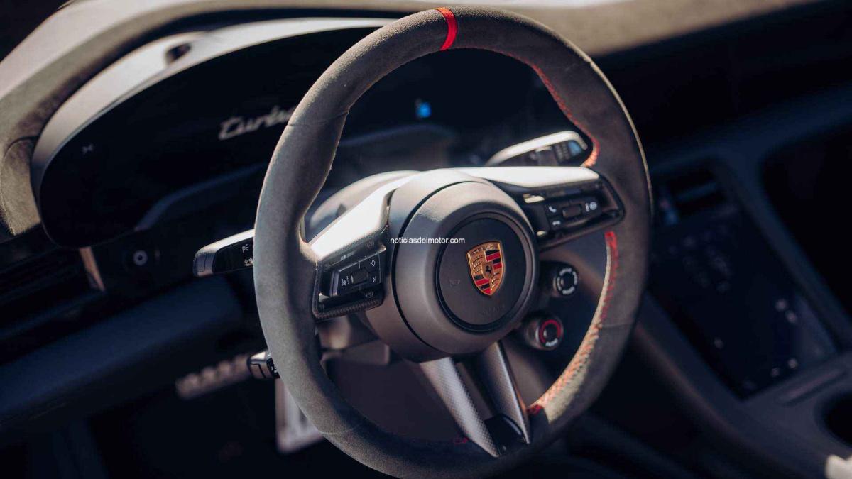 PORSCHE IBÉRICA PRESENTA EL TAYCAN TURBO GT “FÓRMULA E WORLD CHAMPION” PORSCHE IBÉRICA PRESENTA EL TAYCAN TURBO GT “FÓRMULA E WORLD CHAMPION”