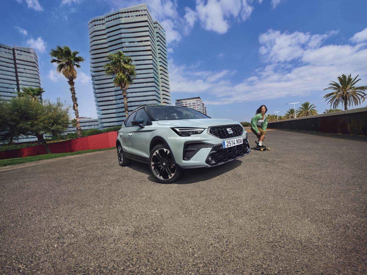 LOS NUEVOS SEAT IBIZA Y ARONA COMPLETAN SU OFERTA CROMÁTICA INCLUYENDO UN ICÓNICO COLOR LOS NUEVOS SEAT IBIZA Y ARONA COMPLETAN SU OFERTA CROMÁTICA INCLUYENDO UN ICÓNICO COLOR