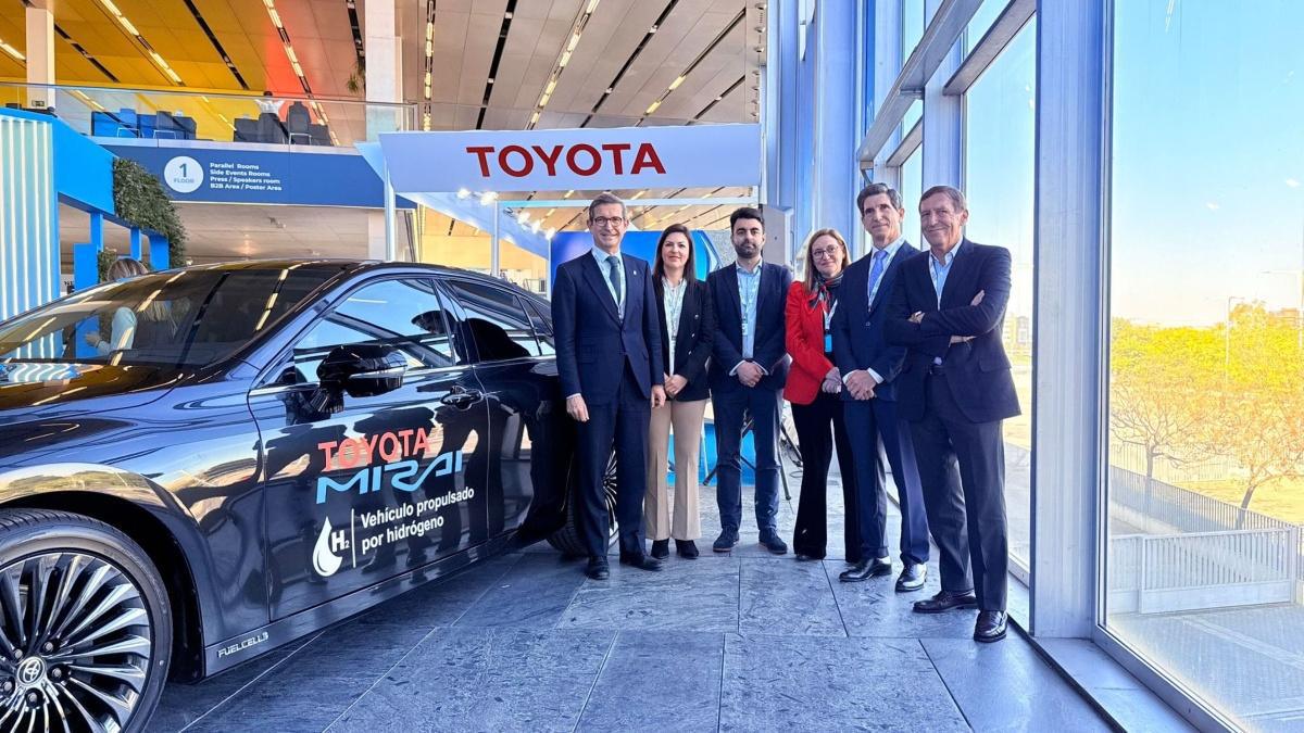 TOYOTA ESPAÑA REFUERZA SU COMPROMISO CON EL HIDRÓGENO EN EL EUROPEAN HYDROGEN ENERGY CONFERENCE 2026 CON LA PRESENCIA DEL TOYOTA MIRAI TOYOTA ESPAÑA REFUERZA SU COMPROMISO CON EL HIDRÓGENO EN EL EUROPEAN HYDROGEN ENERGY CONFERENCE 2026 CON LA PRESENCIA DEL TOYOTA MIRAI
