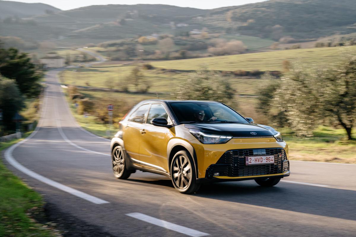 TOYOTA ESPAÑA LANZA LA NUEVA CAMPAÑA DEL AYGO X CROSS HYBRID: EL HÍBRIDO URBANITA CON MÁS ESTILO Y ATREVIDO PARA LA CIUDAD TOYOTA ESPAÑA LANZA LA NUEVA CAMPAÑA DEL AYGO X CROSS HYBRID: EL HÍBRIDO URBANITA CON MÁS ESTILO Y ATREVIDO PARA LA CIUDAD