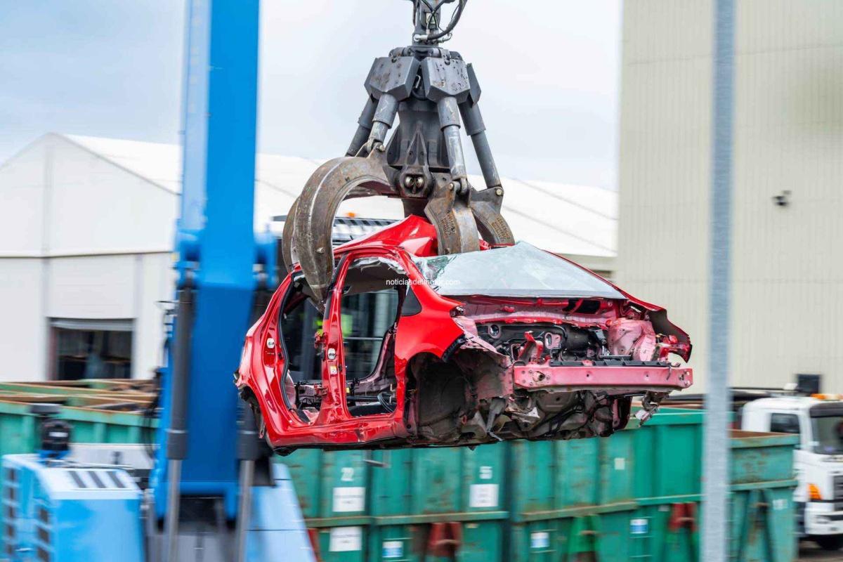 TOYOTA CIRCULAR FACTORY: EL FINAL DE LA VIDA ÚTIL DE UN VEHÍCULO ES EL COMIENZO DE NUEVAS OPORTUNIDADES TOYOTA CIRCULAR FACTORY: EL FINAL DE LA VIDA ÚTIL DE UN VEHÍCULO ES EL COMIENZO DE NUEVAS OPORTUNIDADES