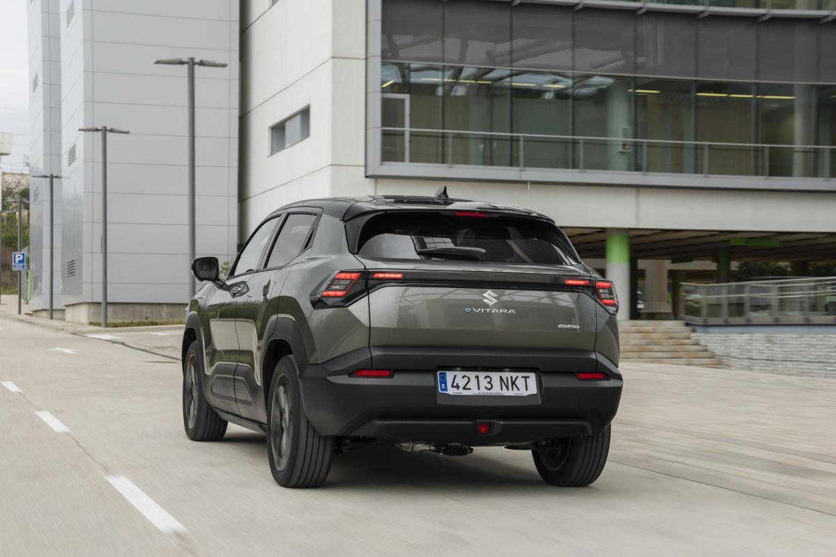 POTENCIA ELÉCTRICA Y ADN 4X4: ASÍ ES EL NUEVO SUZUKI E VITARA