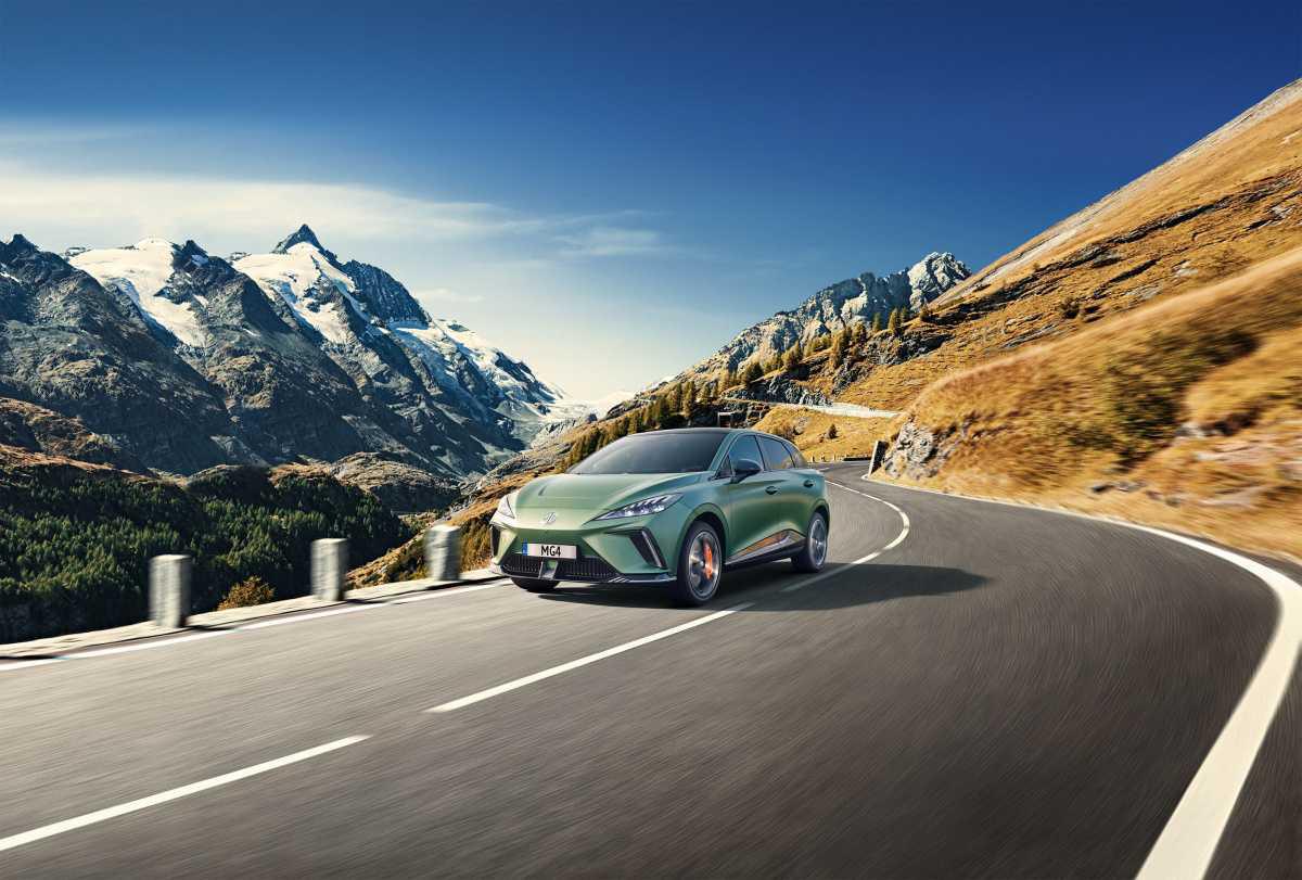 LA PERCEPCIÓN DE LOS ESPAÑOLES CON COCHE ELÉCTRICO DA UN GIRO RADICAL