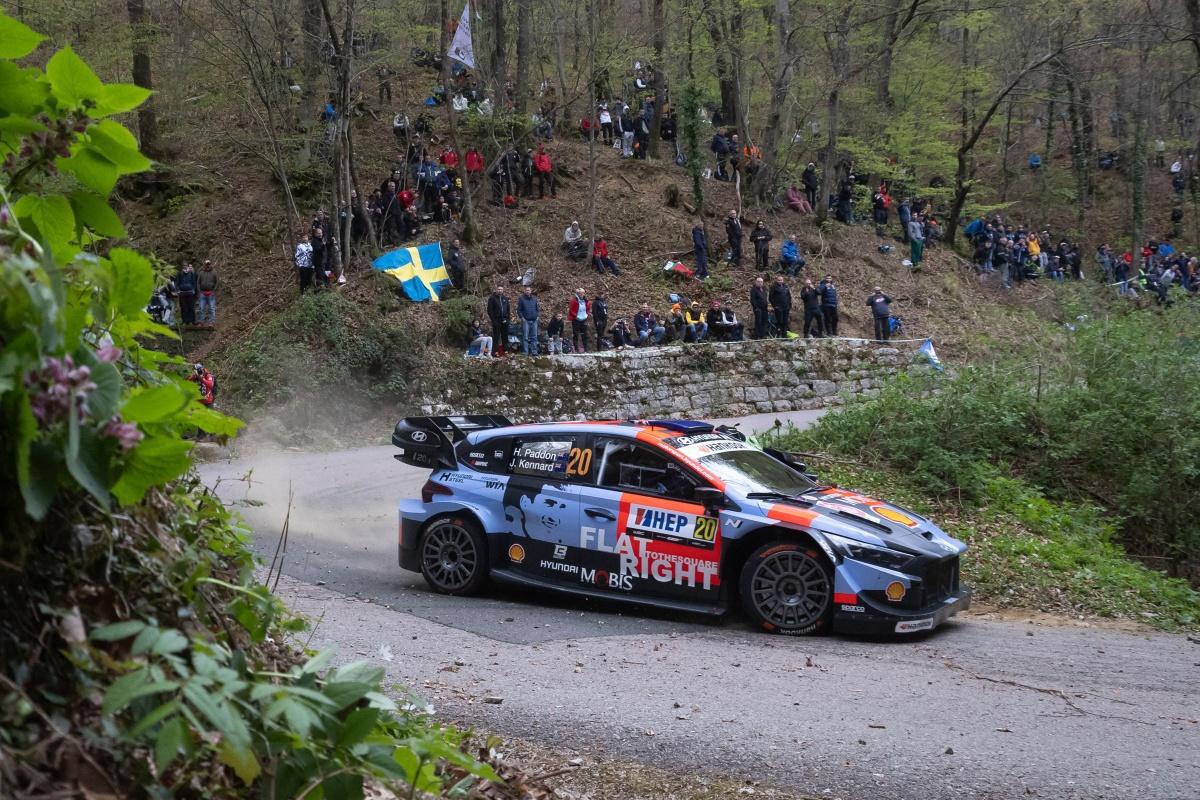  Neuville impulsa al Hyundai Shell Mobis World Rally Team a una sólida ventaja al final del sábado