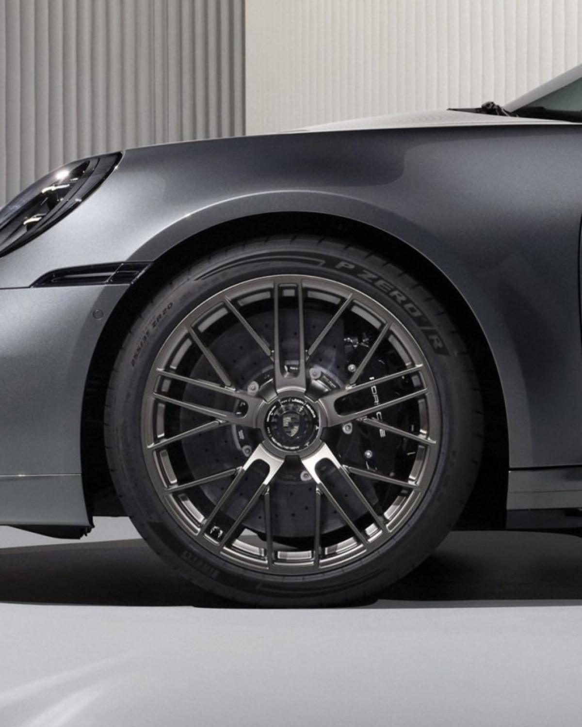 PIRELLI P ZERO R: ADN AUTOMOVILÍSTICO PARA EL NEUMÁTICO DEL PORSCHE 911 TURBO S