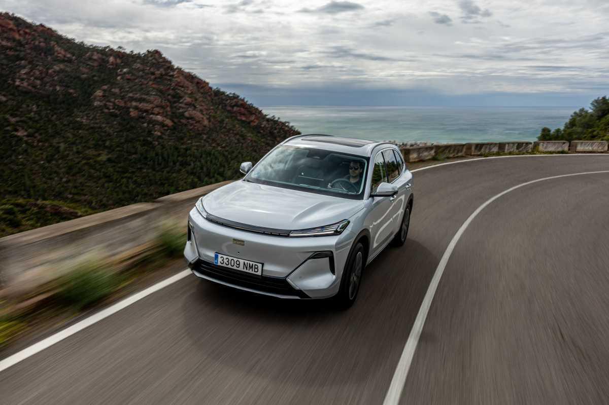 GEELY STARRAY EM-I: EL SUV HÍBRIDO ENCHUFABLE QUE REDEFINE LA EFICIENCIA Y LA EXPERIENCIA DE CONDUCCIÓN