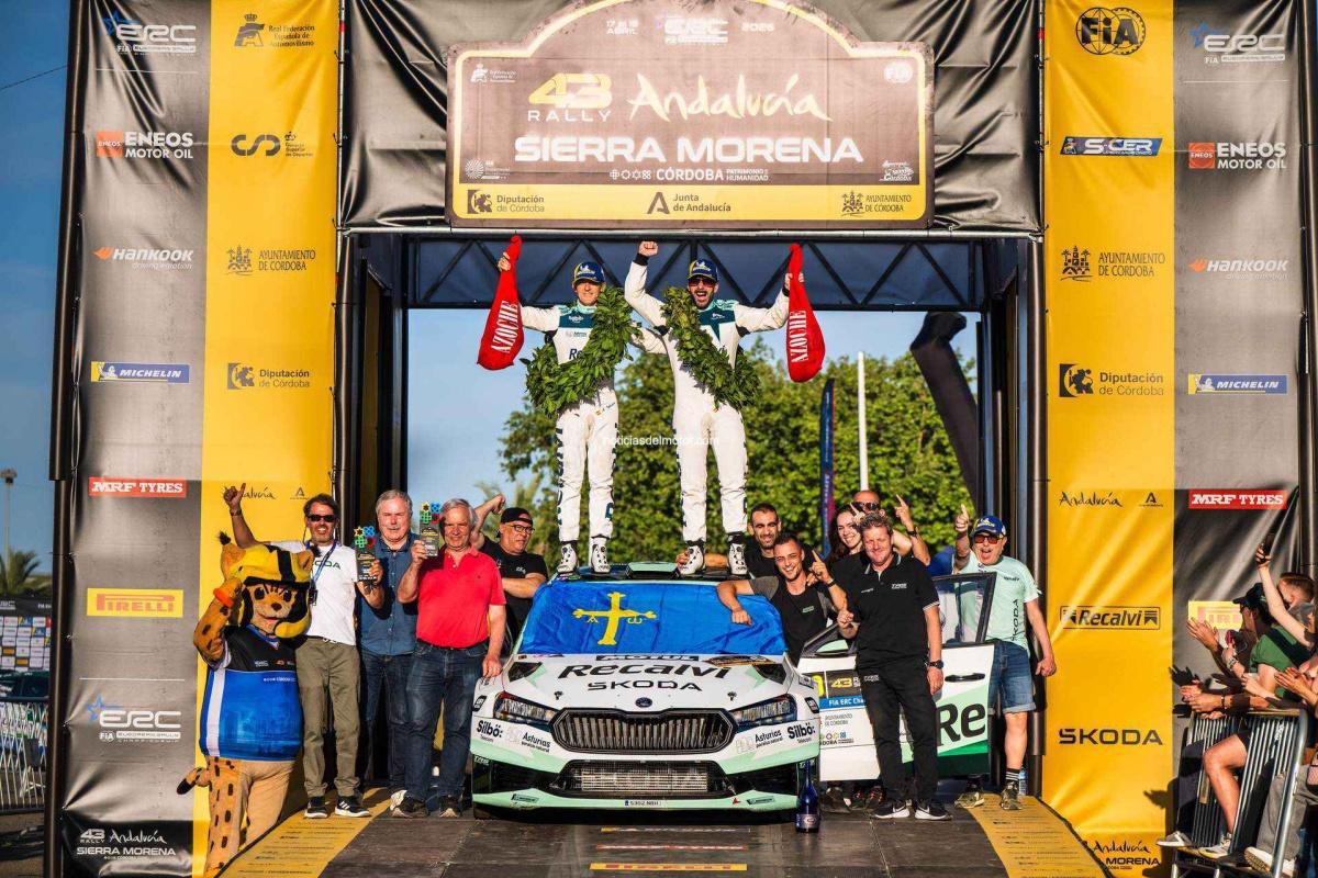 DOBLE VICTORIA DE JOSÉ ANTONIO “COHETE” SUÁREZ Y ALBERTO IGLESIAS PIN EL RALLY SIERRA MORENA DOBLE VICTORIA DE JOSÉ ANTONIO “COHETE” SUÁREZ Y ALBERTO IGLESIAS PIN EL RALLY SIERRA MORENA