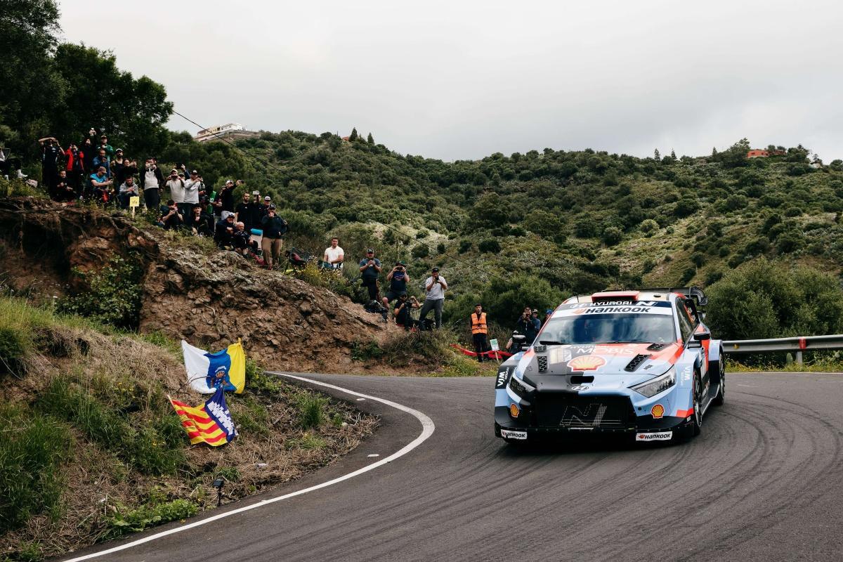 Rally Islas Canarias: Los héroes locales Dani Sordo y Cándido Carrera, los mejores del resto en una exigente jornada inaugural para el Hyundai Shell Mobis World Rally Team Rally Islas Canarias: Los héroes locales Dani Sordo y Cándido Carrera, los mejores del resto en una exigente jornada inaugural para el Hyundai Shell Mobis World Rally Team