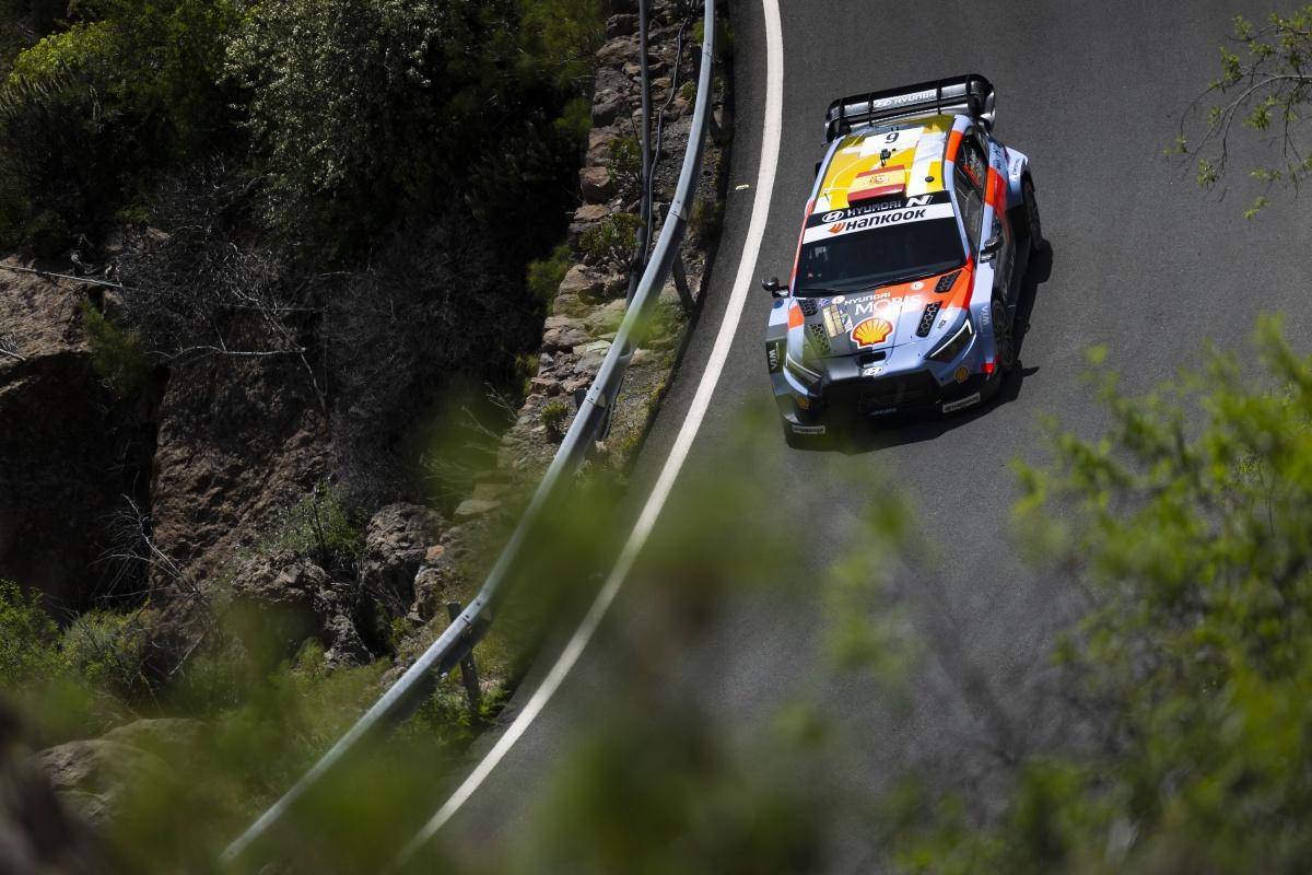 Rally Islas Canarias: Hyundai Motorsport muestra signos de mejoría tras un imprevisto en la elección de neumáticos debido al mal tiempo Rally Islas Canarias: Hyundai Motorsport muestra signos de mejoría tras un imprevisto en la elección de neumáticos debido al mal tiempo