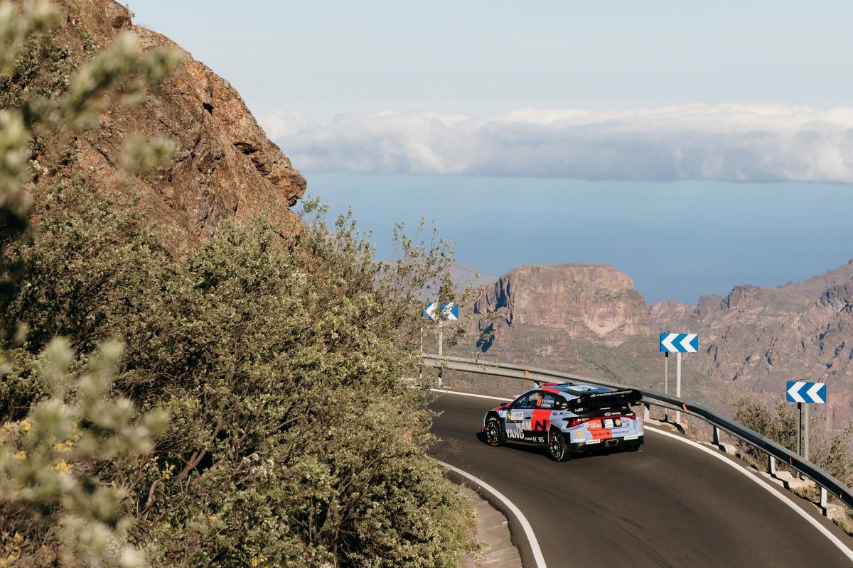Rally Islas Canarias: Hyundai Motorsport muestra signos de mejoría tras un imprevisto en la elección de neumáticos debido al mal tiempo Rally Islas Canarias: Hyundai Motorsport muestra signos de mejoría tras un imprevisto en la elección de neumáticos debido al mal tiempo