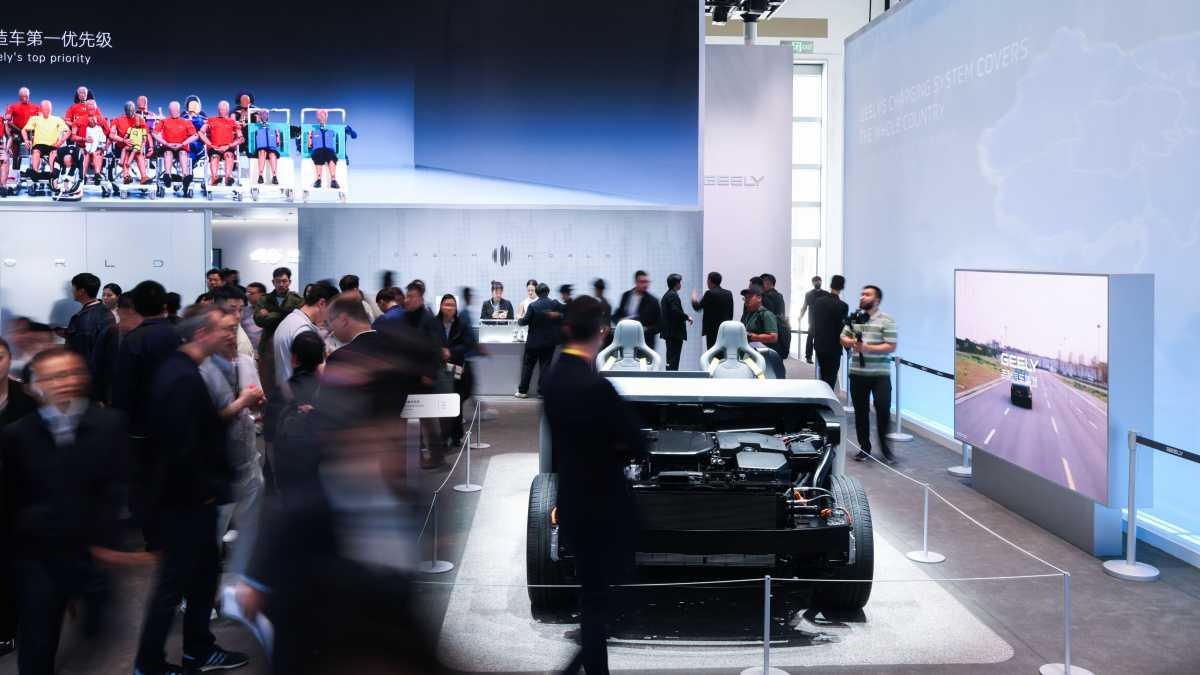 EL ECOSISTEMA TECNOLÓGICO DE GEELY SE MUESTRA EN SU TOTALIDAD CON EL DEBUT DEL PRIMER ROBOTAXI DE CHINA EN AUTO CHINA 2026 EL ECOSISTEMA TECNOLÓGICO DE GEELY SE MUESTRA EN SU TOTALIDAD CON EL DEBUT DEL PRIMER ROBOTAXI DE CHINA EN AUTO CHINA 2026