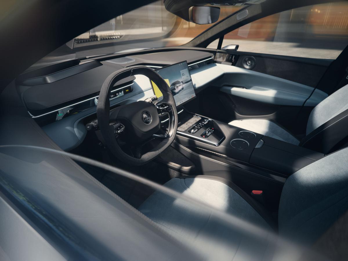 LOTUS EMEYA: GRAN TURISMO ELÉCTRICO QUE FUSIONA DISEÑO EMOCIONAL CON EL REFINAMIENTO PROPIO DE UN GT LOTUS EMEYA: GRAN TURISMO ELÉCTRICO QUE FUSIONA DISEÑO EMOCIONAL CON EL REFINAMIENTO PROPIO DE UN GT