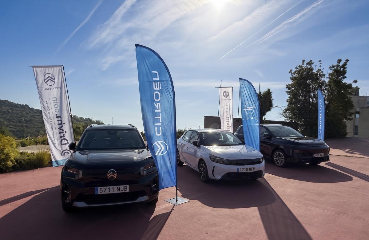 Stellantis y CNAE organizan jornadas para guiar a las autoescuelas en su transición hacia la nueva movilidad Stellantis y CNAE organizan jornadas para guiar a las autoescuelas en su transición hacia la nueva movilidad