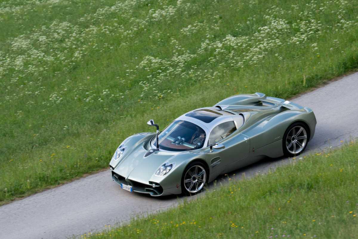 PIRELLI, EN RUTA CON LA TECNOLOGÍA CYBER TYRE: 1.500 KILÓMETROS EN UN PAGANI UTOPIA ROADSTER
