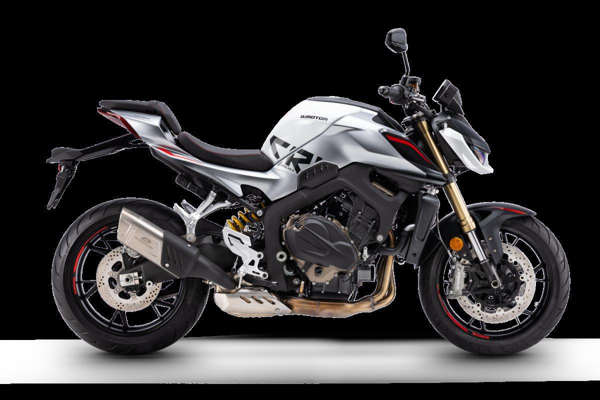 QJ MOTOR IRRUMPE EN EL SEGMENTO DE LAS DEPORTIVAS DE ALTA CILINDRADA CON LAS NUEVAS SRK 800, SRK 800RR Y SRK 921 QJ MOTOR IRRUMPE EN EL SEGMENTO DE LAS DEPORTIVAS DE ALTA CILINDRADA CON LAS NUEVAS SRK 800, SRK 800RR Y SRK 921