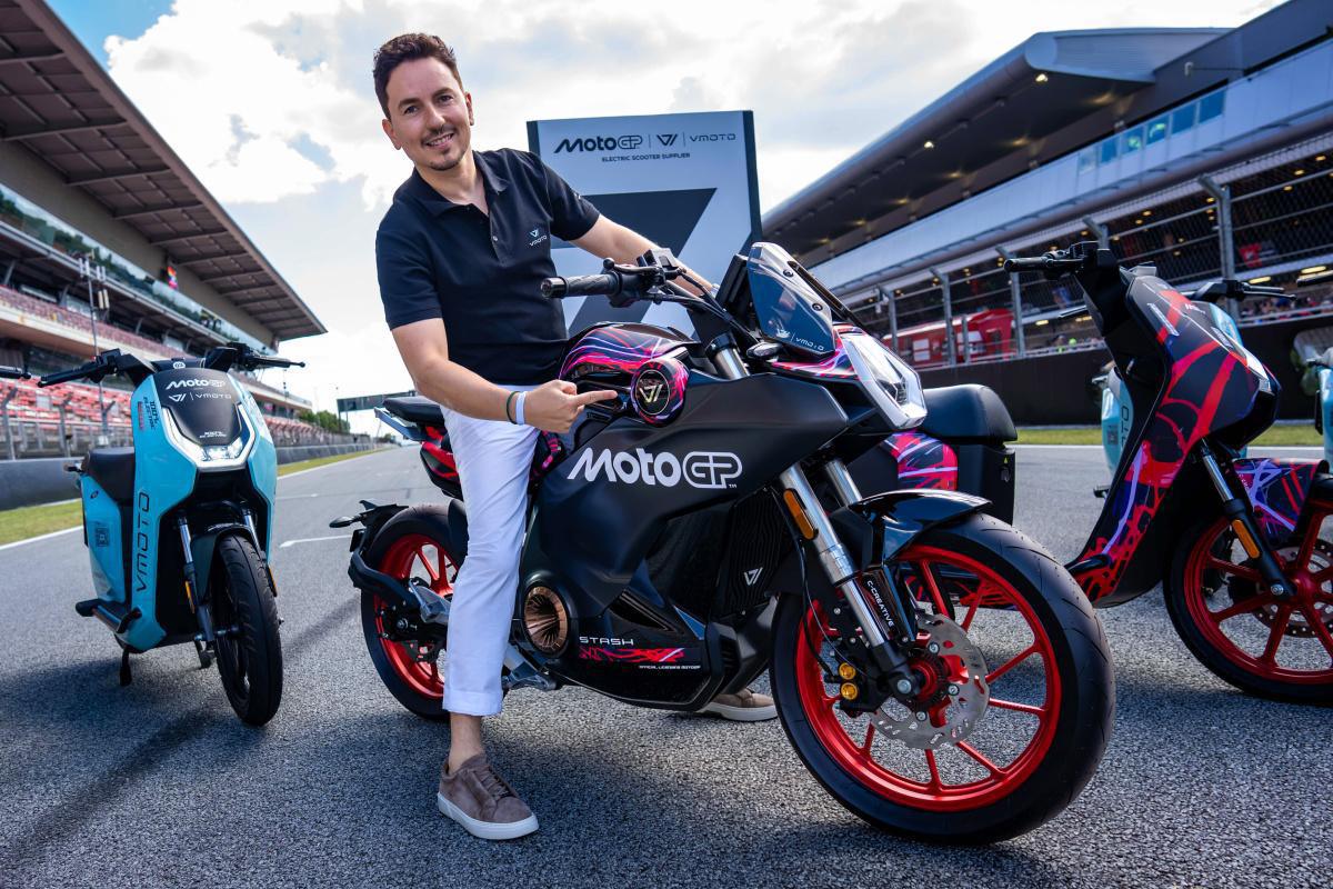 VMOTO LANZARÁ TRES SCOOTERS ELÉCTRICOS EDICIÓN MOTOGP EN EL MARCO DE UNA ALIANZA GLOBAL VMOTO LANZARÁ TRES SCOOTERS ELÉCTRICOS EDICIÓN MOTOGP EN EL MARCO DE UNA ALIANZA GLOBAL