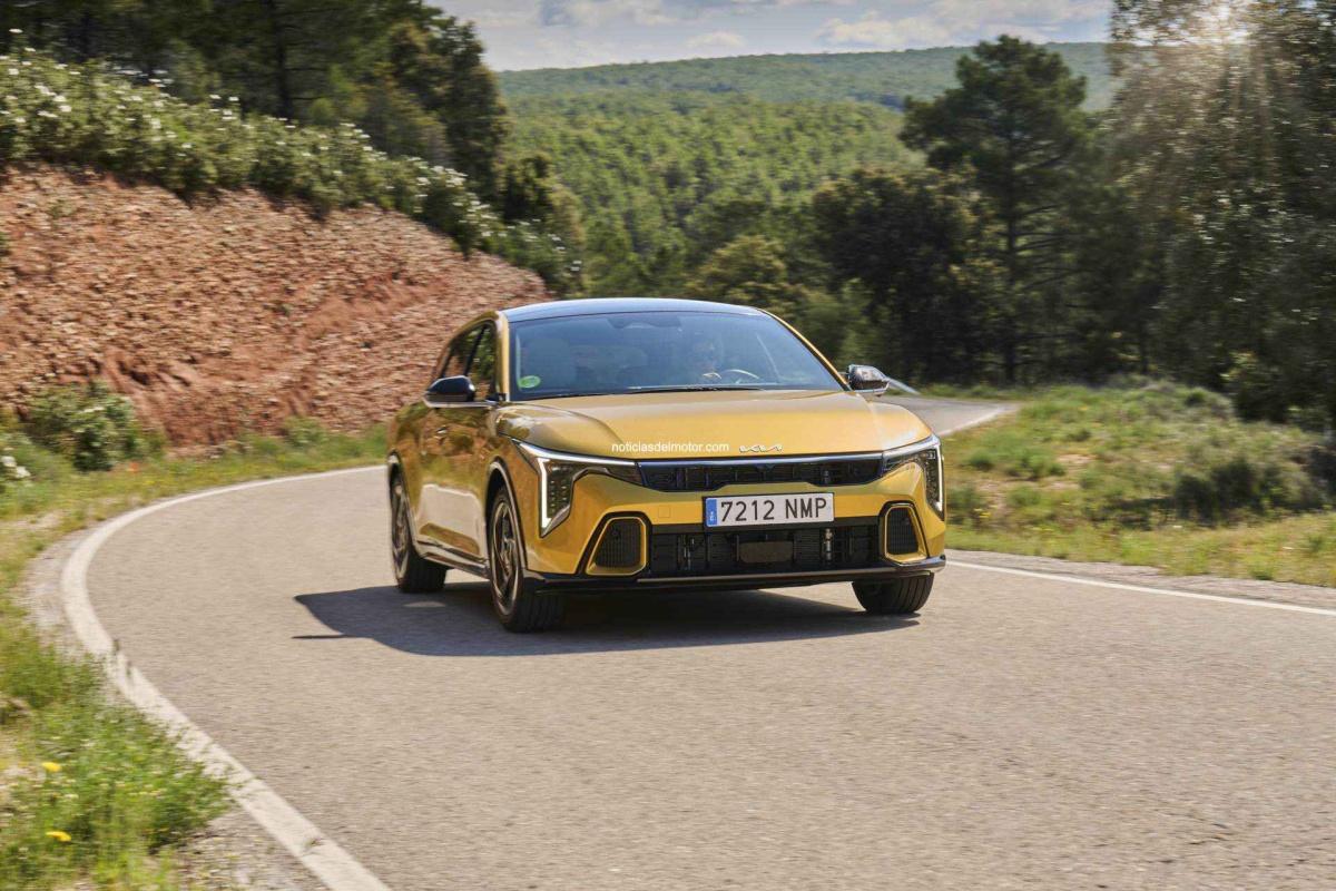 KIA PRESENTA EL K4, DONDE EL DISEÑO ATREVIDO SE UNE A LA INNOVACIÓN INTELIGENTE KIA PRESENTA EL K4, DONDE EL DISEÑO ATREVIDO SE UNE A LA INNOVACIÓN INTELIGENTE