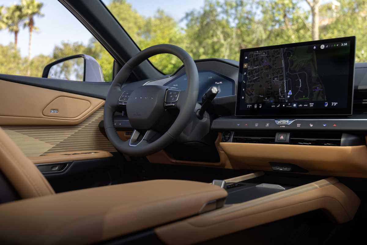 EL NUEVO LEXUS ES: REDEFINIENDO EL SEDÁN DE LUJO