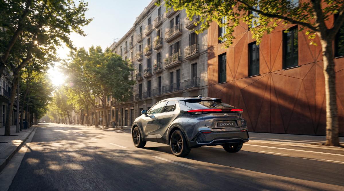 TOYOTA C-HR CUMPLE DIEZ AÑOS MARCANDO LA DIFERENCIA TOYOTA C-HR CUMPLE DIEZ AÑOS MARCANDO LA DIFERENCIA
