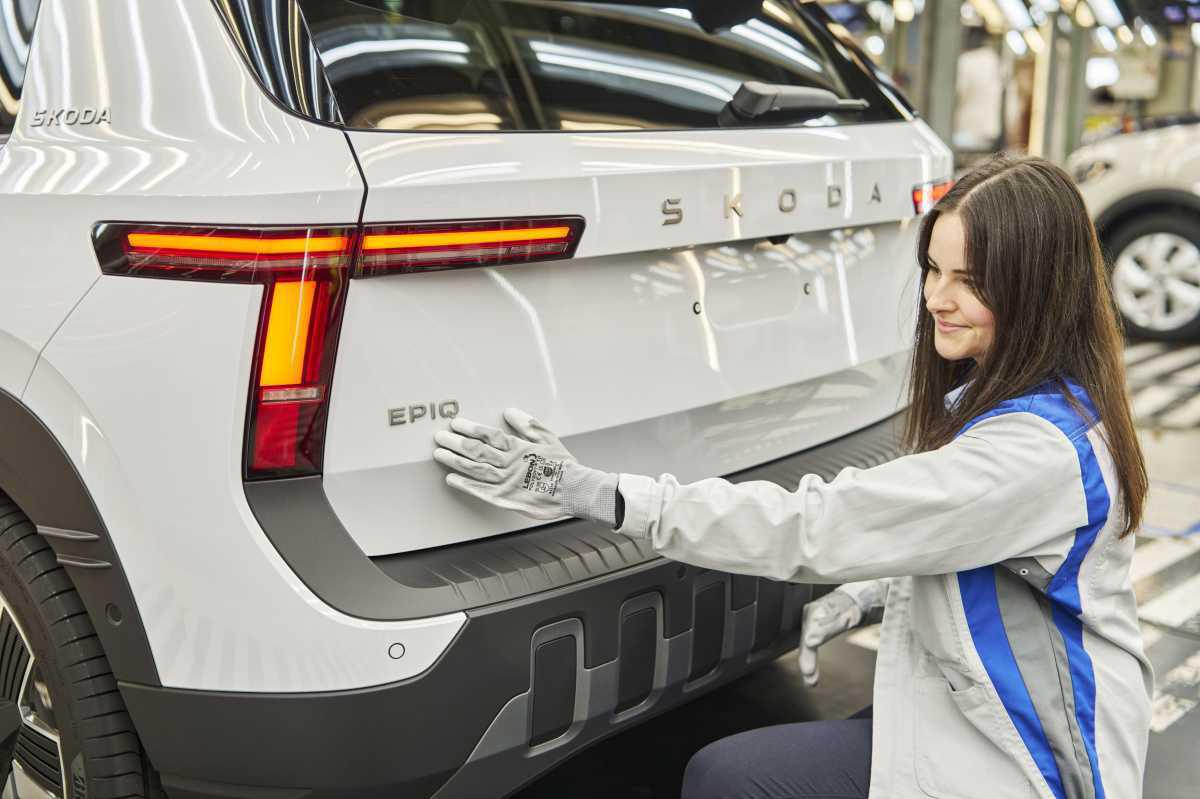 ŠKODA INICIA LA PRODUCCIÓN DEL NUEVO EPIQ EN PAMPLONA: PRIMER MODELO DE LA MARCA FABRICADO EN ESPAÑA ŠKODA INICIA LA PRODUCCIÓN DEL NUEVO EPIQ EN PAMPLONA: PRIMER MODELO DE LA MARCA FABRICADO EN ESPAÑA