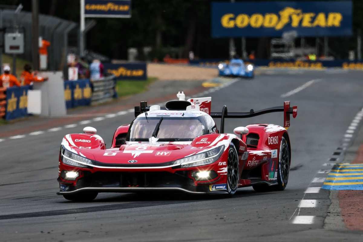 TOYOTA RACING SUPERA EL PRIMER EXAMEN DE LAS 24 HORAS LE MANS Y LUCHARÁ CON LOS DOS TR010 HYBRID POR LA HYPERPOLE