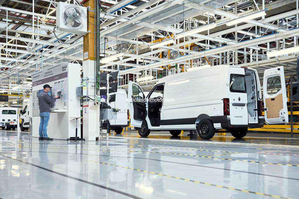 NUEVO SELLO “CONVERTED BY RENAULT”: UNA SOLUCIÓN DE TRANSFORMACIÓN LLAVE EN MANO NUEVO SELLO “CONVERTED BY RENAULT”: UNA SOLUCIÓN DE TRANSFORMACIÓN LLAVE EN MANO