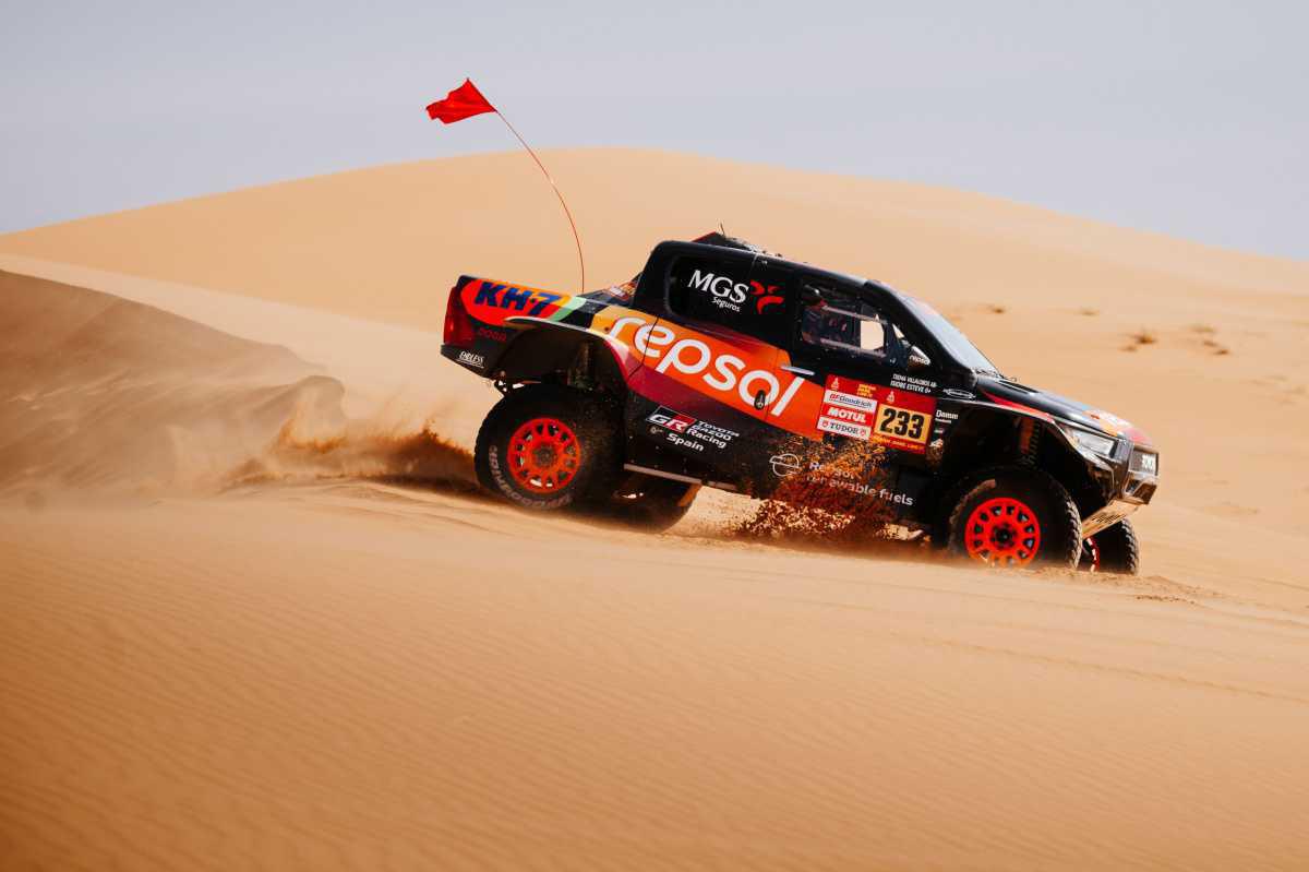 ISIDRE ESTEVE Y EL REPSOL TOYOTA RALLY TEAM CON LA DKR GR HILUX ARRANCAN SU AVENTURA DAKARIANA 2027 ISIDRE ESTEVE Y EL REPSOL TOYOTA RALLY TEAM CON LA DKR GR HILUX ARRANCAN SU AVENTURA DAKARIANA 2027