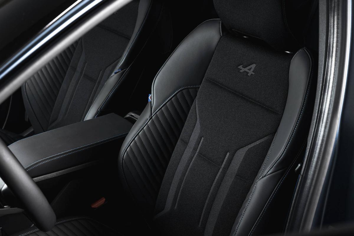 NUEVO RENAULT MEGANE E-TECH ELÉCTRICO: MÁS CARÁCTER, DINAMISMO Y TECNOLOGÍA NUEVO RENAULT MEGANE E-TECH ELÉCTRICO: MÁS CARÁCTER, DINAMISMO Y TECNOLOGÍA