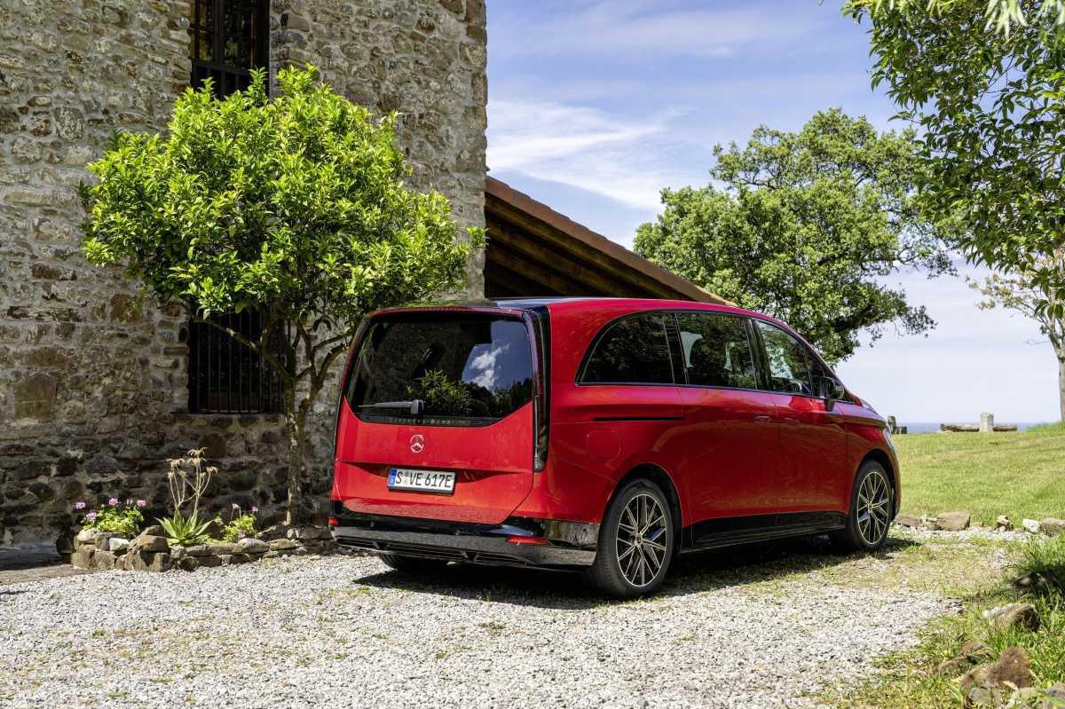 EL NUEVO MERCEDES-BENZ VLE ELÉCTRICO: COMBINA LA COMODIDAD Y EL COMPORTAMIENTO DE UNA BERLINA CON LA VERSATILIDAD DE UN MONOVOLUMEN EL NUEVO MERCEDES-BENZ VLE ELÉCTRICO: COMBINA LA COMODIDAD Y EL COMPORTAMIENTO DE UNA BERLINA CON LA VERSATILIDAD DE UN MONOVOLUMEN